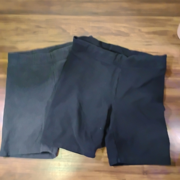 2 Shorts 1 Price. Aritzia Babaton Black Shorts and Gray Shorts - Picture 1 of 4